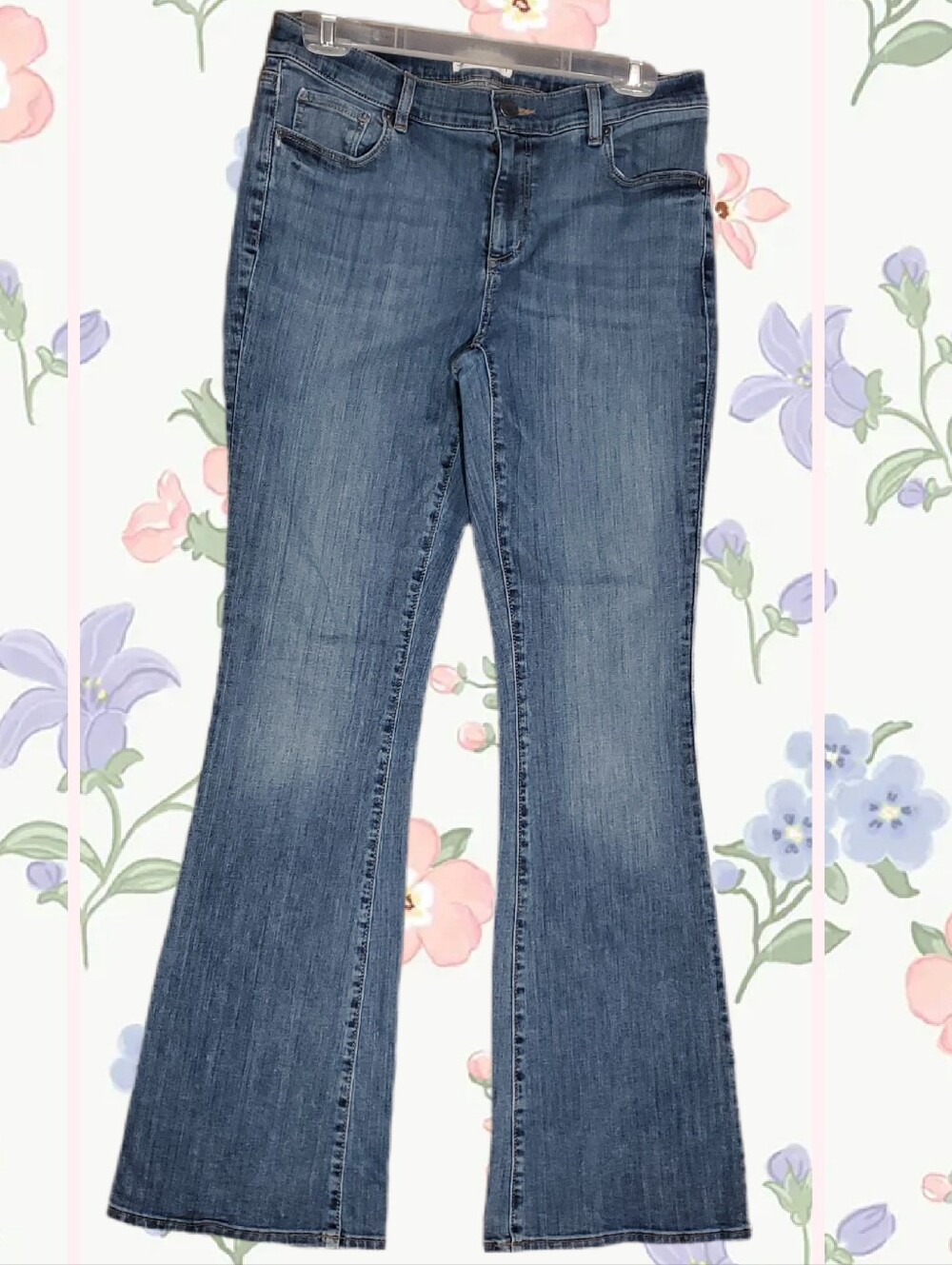 Loft Women's Bootcut Jeans - Medium Wash Sz. 8 very good condition